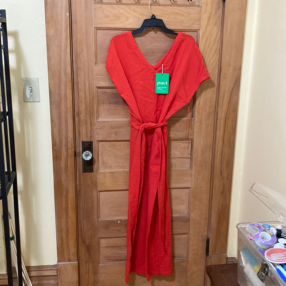 Pact Coastal Jumpsuit, Red. Size M. NWT.
